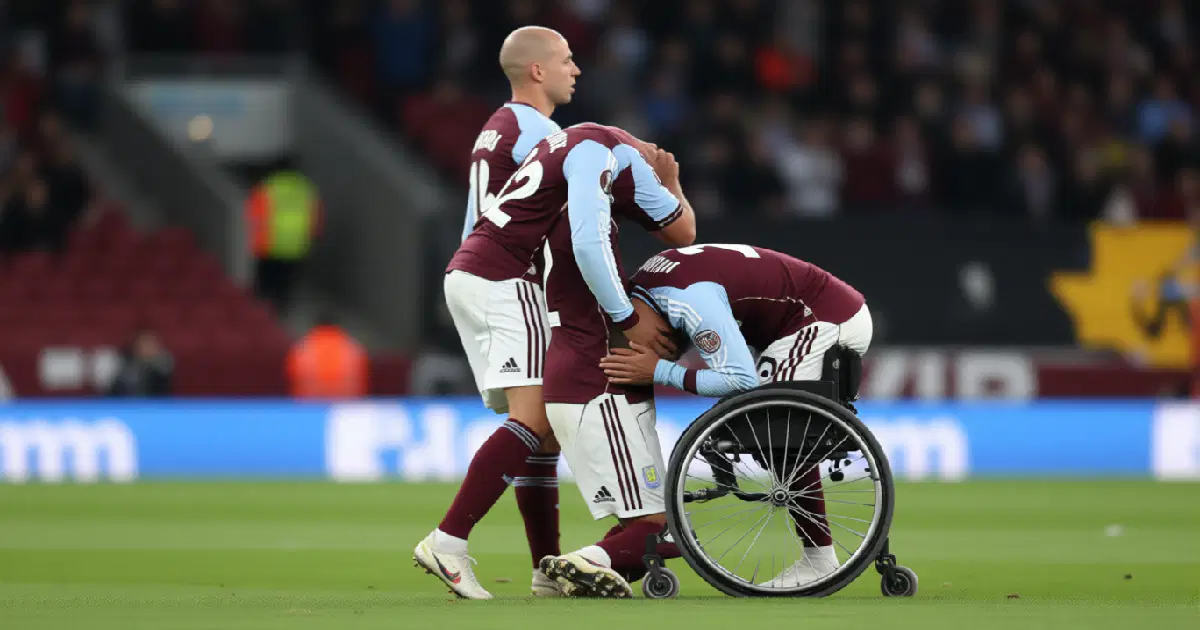 Матч Астон Виллы с Янг Бойз остановлен из-за беспорядков на трибунах