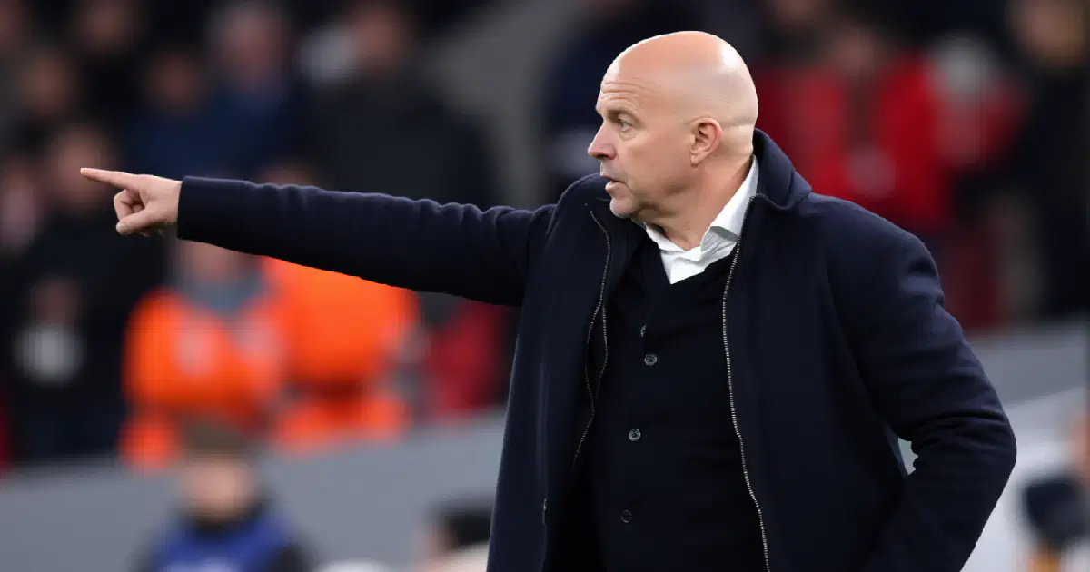 Арне Слот: «Мы продолжим бороться» после поражения от ПСВ