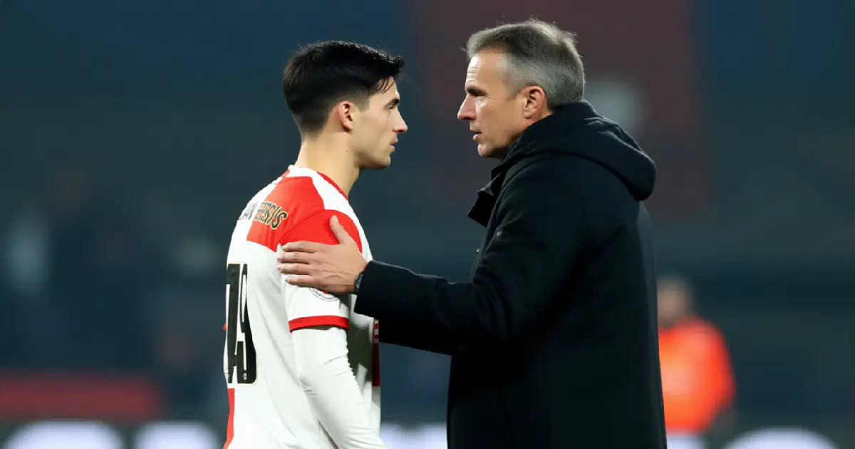 Робин ван Перси представил сына в большом футболе: дебют под руководством отца-тренера